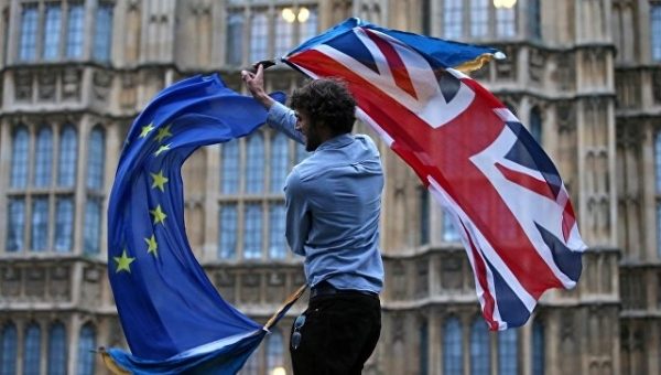 Постпреды стран ЕС обсудят переговоры об условиях Brexit, сообщил источник