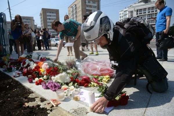 Полицейские в Ницце поверили водителю-террористу, что он везет мороженое