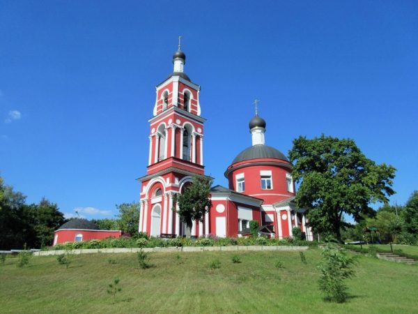 Усадьба Петровское и могила А.И. Чернышева