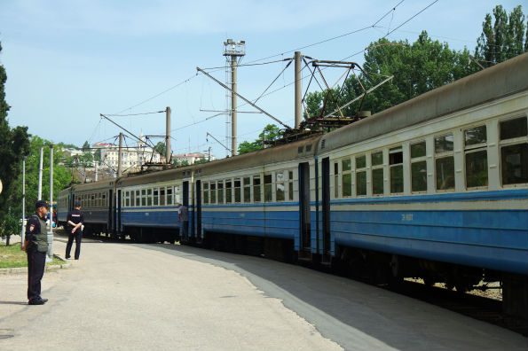 Двое детей в Зеленограде попали под поезд, один погиб