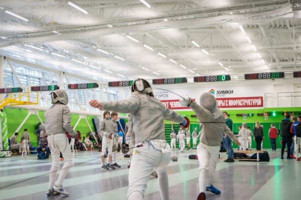 Свыше 100 спортсменов приняли участие в турнире по фехтованию на саблях в Химках