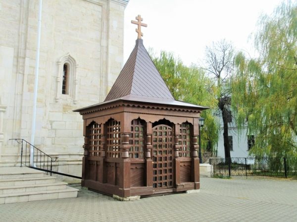 Варлаам Серпуховской и святыни Владычнего монастыря