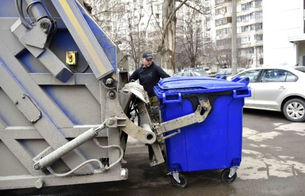 Контейнер для приема автомобильных шин на бесплатную утилизацию установили в Подольске