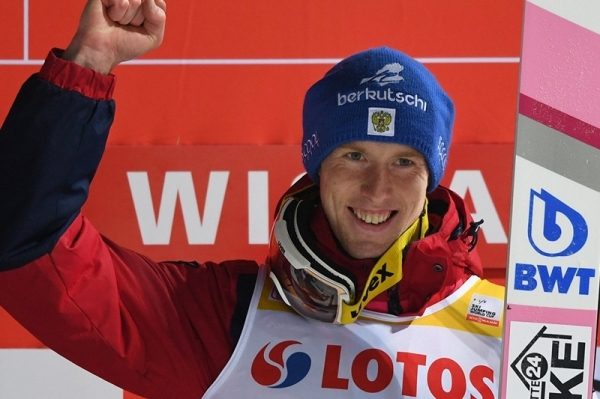 Евгений Климов первым в РФ выиграл этап КМ по прыжкам на лыжах с трамплина