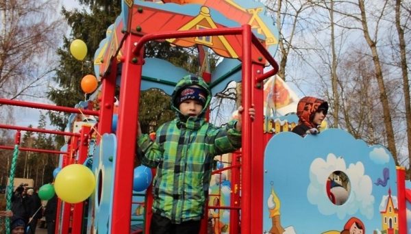 Детскую площадку открыли в Серпуховском районе по губернаторской программе