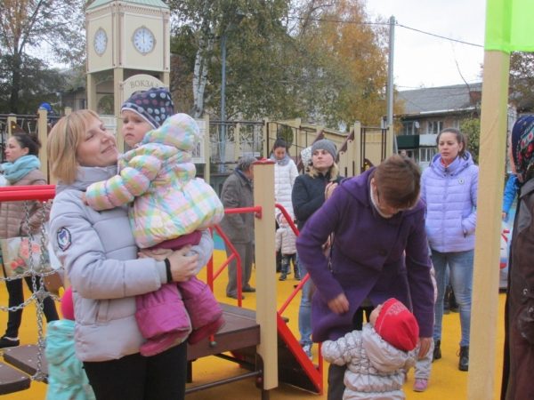 Более 2 тыс. детей-сирот обрели семью в Подмосковье за 2018 год
