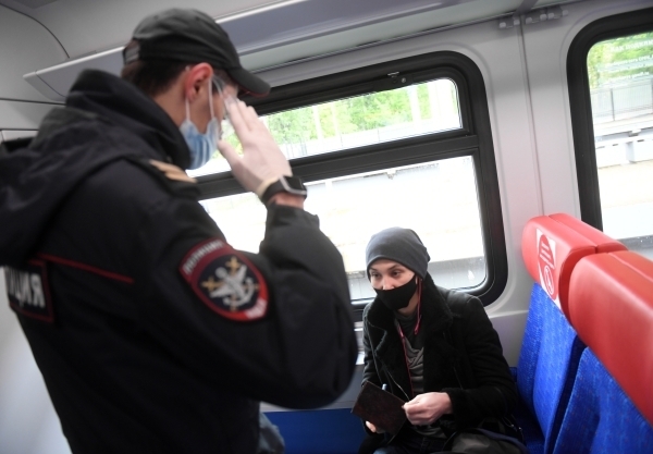 В общественном транспорте Москвы усилят контроль за ношением масок и перчаток