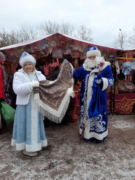 Первые новогодние ярмарки заработали в Подмосковье