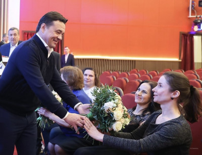 Андрей Воробьев поздравил деятелей культуры во Власихе с профессиональным праздником