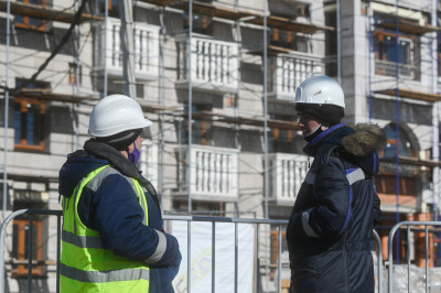 Губернатор проверил работу по завершению строительства проблемных объектов в Одинцове
