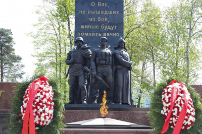 Андрей Воробьев поздравил военнослужащих 4 полка дивизии Дзержинского с праздником