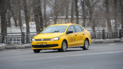 Ветеранам Подмосковья рассказали, как воспользоваться бесплатным такси до 9 мая