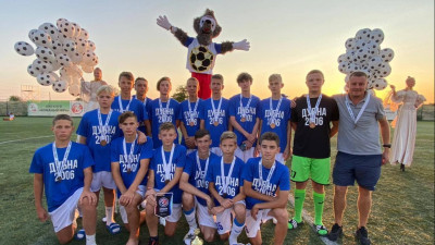 Футбольная команда из Дубны стала бронзовым призером всероссийского турнира «Кожаный мяч»