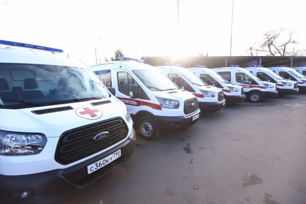 Андрей Воробьев передал ключи от 39 новых автомобилей скорой помощи в муниципалитеты региона