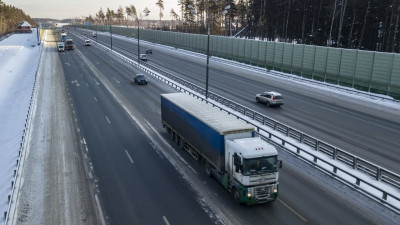 Подмосковных жителей призвали к аккуратности на дорогах из-за метели и гололедицы