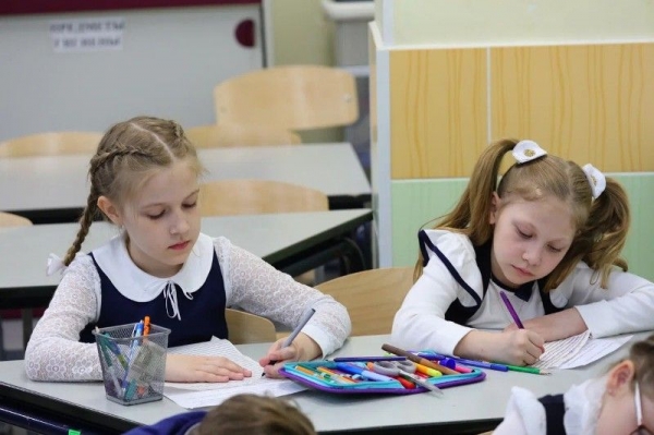 Военные, участвующие в спецоперации на Донбассе, получили письма от школьников Подмосковья