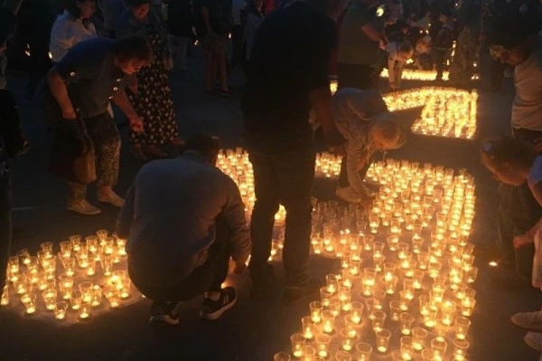 Самое большое в мире изображение из свечей выложили в Подмосковье