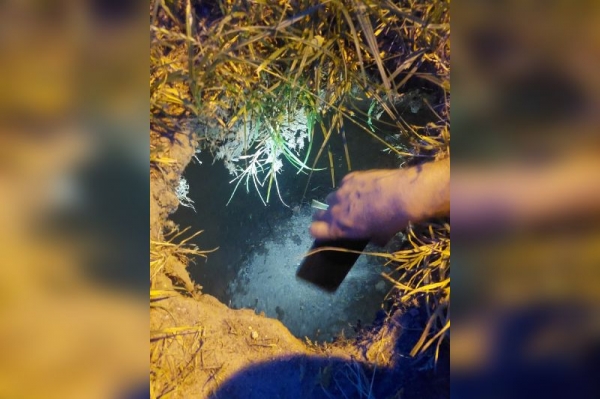 Женщина провалилась в яму около дороги в городском округе Домодедово