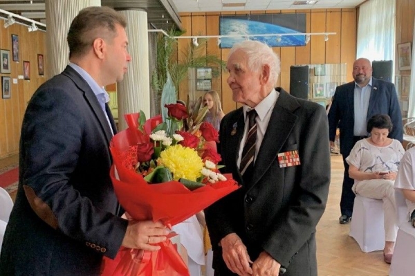 Ветеран из Звездного городка Алексей Селедков отмечает 95-летний юбилей