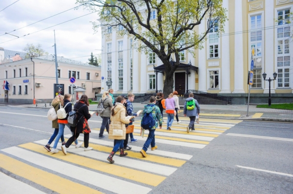 В преддверии учебного года ГУСТ проверил состояние пешеходных зон около учебных заведений