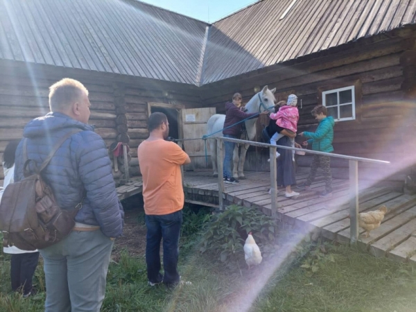 Солнечногорцев приглашают на увлекательную экскурсию на конюшню усадьбы Шахматово