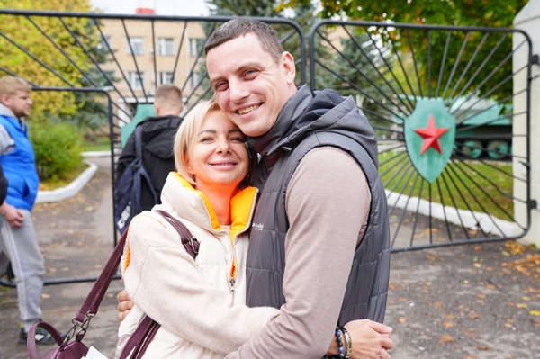 Елена из Балашихи рассказала, почему отпускает мужа на Донбасс со спокойной душой