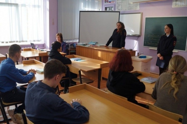 Сотрудники полиции провели профилактические беседы со школьниками в Павловском Посаде