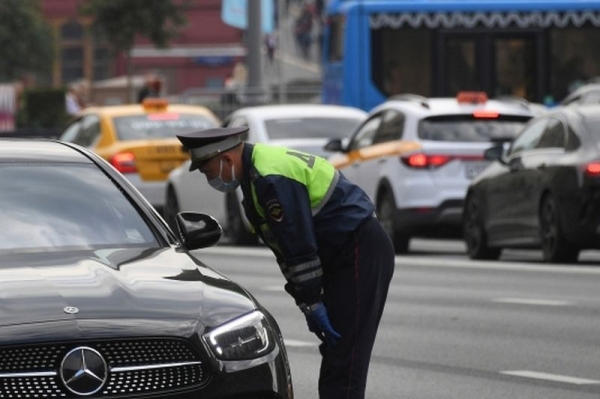 Жительница Смоленска рискует лишиться дорогого автомобиля из-за штрафов от ГИБДД