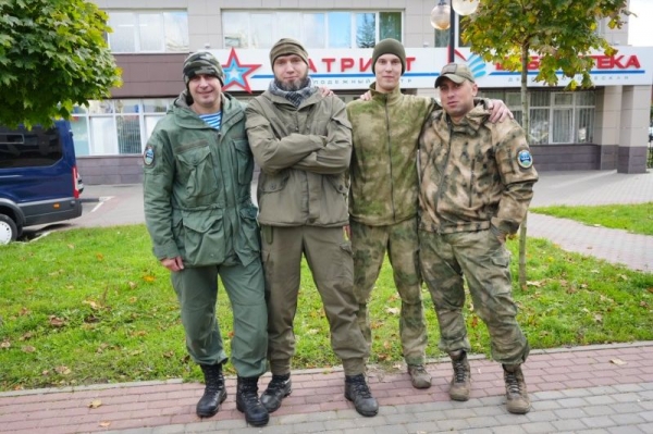Добровольцам из Серпухова перед отправлением в зону СВО передали от губернатора дополнительное снаряжение
