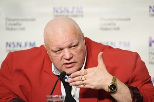 Российский шоумен признался, что он сын Бориса Моисеева и намерен эксгумировать тело звезды