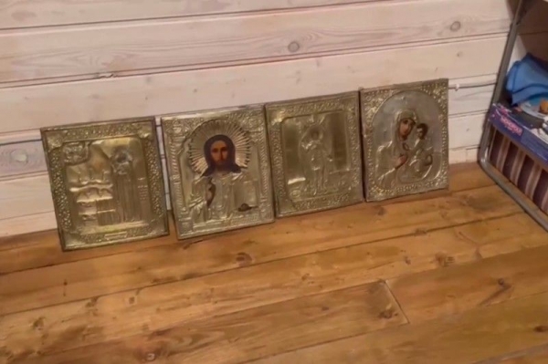 Сотрудники полиции в Подмосковье вернули иконы, похищенные из храма в Раменском