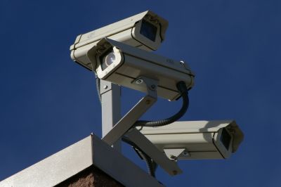 Двух чиновниц в Петербурге подозревают в афере при установке камер наблюдения в поликлиниках