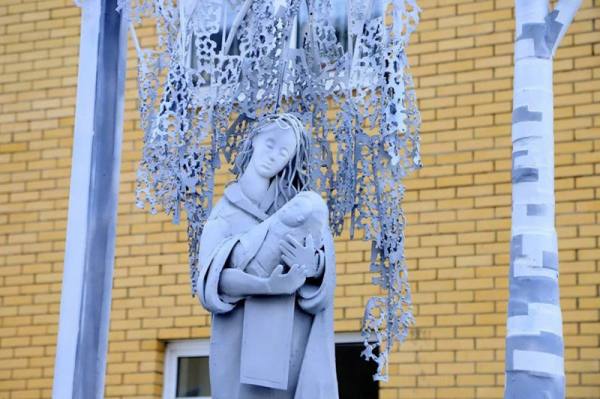 Памятник матери установили в Красногорске