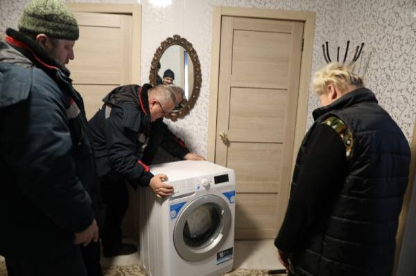 Губернатор Подмосковья помог семье участника СВО провести газ в дом