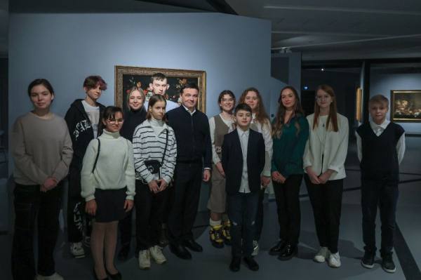 Андрей Воробьев посетил музей «Новый Иерусалим» с ребятами, чьи близкие находятся в зоне СВО