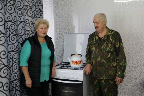 Губернатор Подмосковья помог семье участника СВО провести газ в дом