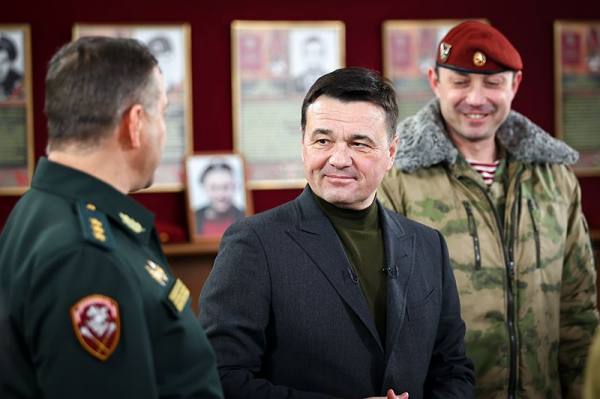 Губернатор Андрей Воробьев обсудил с бойцами бесплатное питание их детей