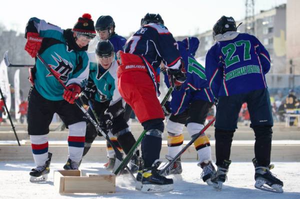 Турнир по уличному хоккею 4х4 «POND HOCKEY» состоялся в подмосковной Балашихе