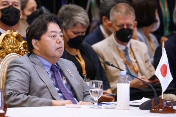 Глава японского МИД подтвердил нацеленность его ведомства на мирный договор с Россией