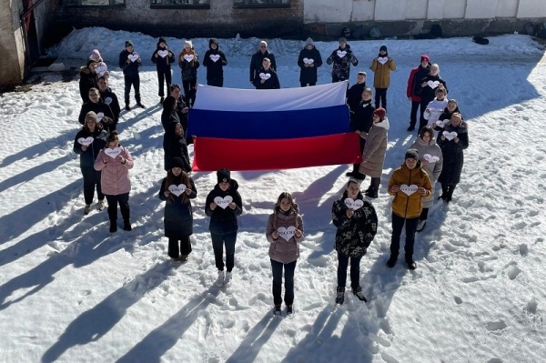 «Смогли вернуться домой»: жители Крыма празднуют День воссоединения с Россией