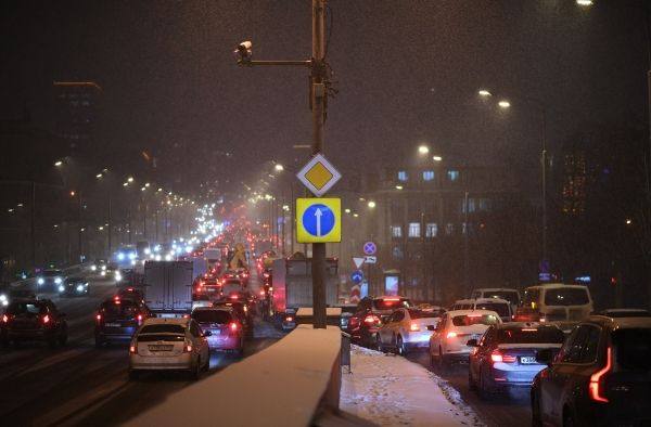 Водителей в Подмосковье предупредили о резком похолодании ночью